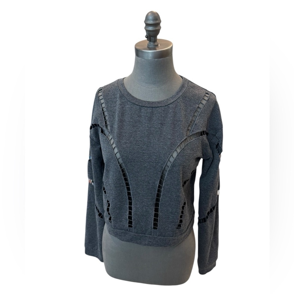 Tobi Pullover Gray Cutout Sweater - Small